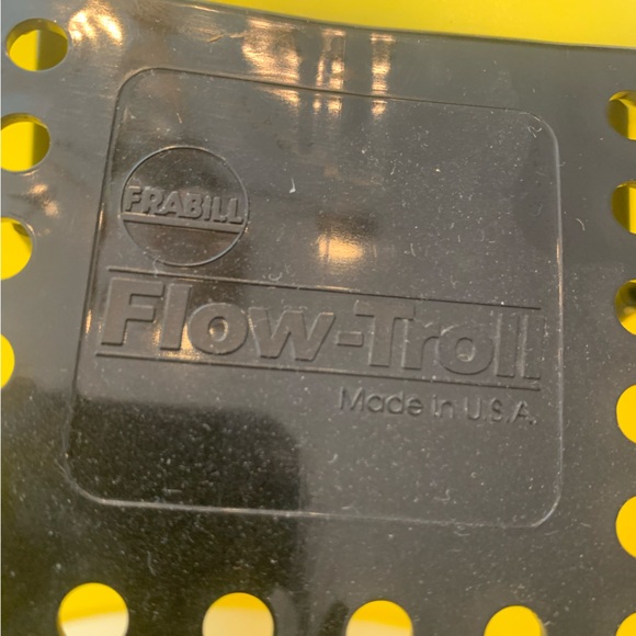 Frabill Flow-Troll Live Bait Trolling Bucket MINNOWS/SHRIMP/BAIT Made USA. - Picture 2 of 9